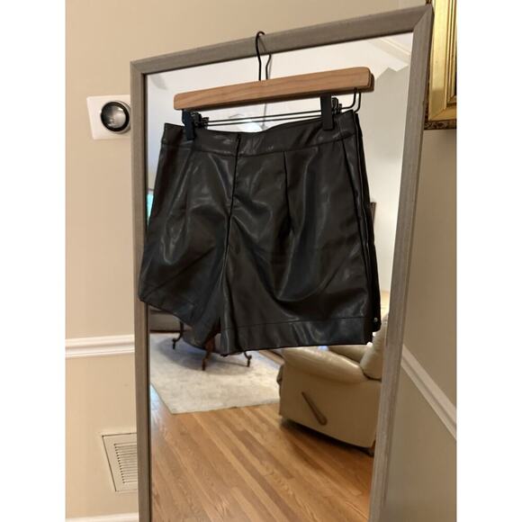 Ces Femme Vegan Leather Studded Black Skort Size Small - Picture 3 of 5